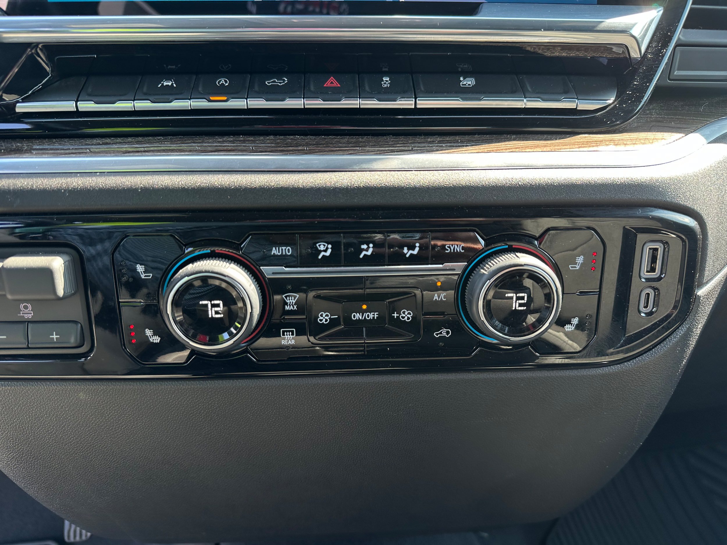 Used 2026 Chevrolet Silverado 1500 RST AWD/4WD image 26