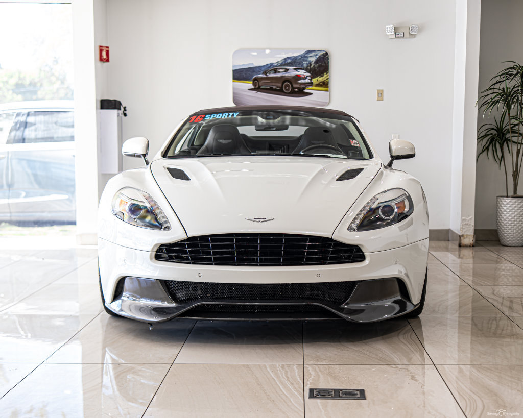 Used 2016 Aston Martin Vanquish Volante RWD image 2