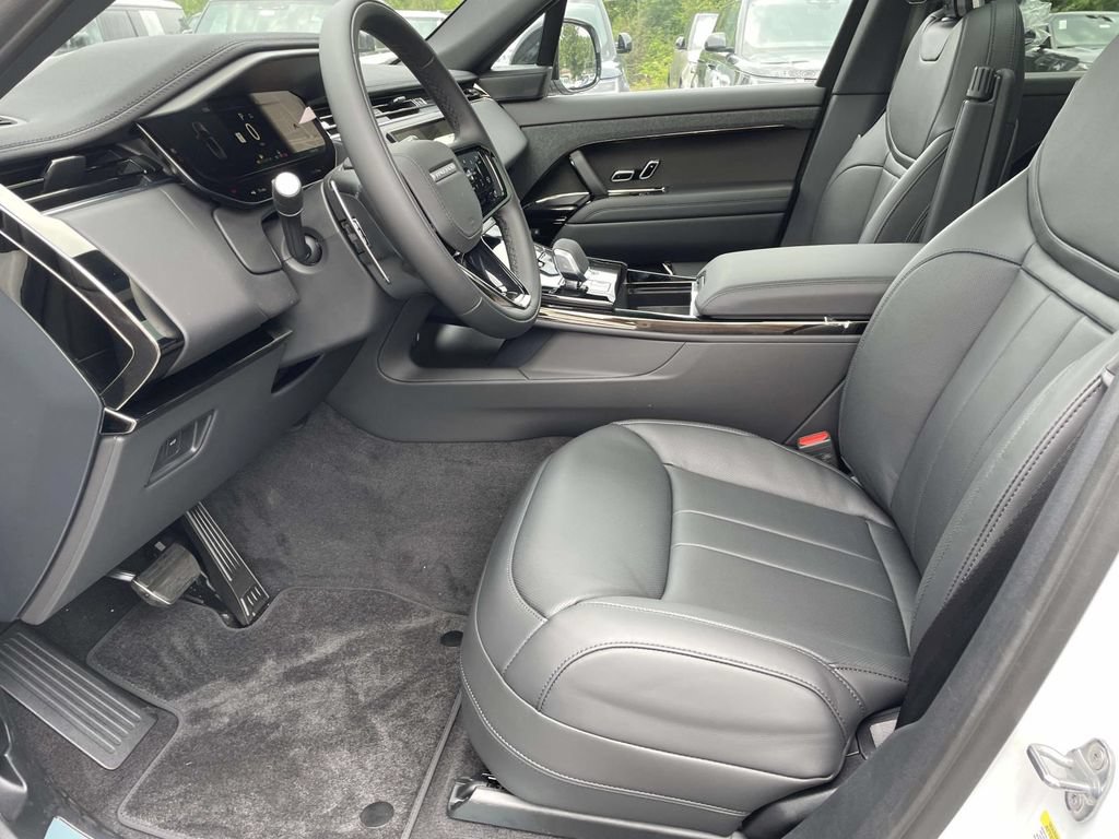 New 2026 Land Rover Range Rover Sport Dynamic SE AWD/4WD image 14