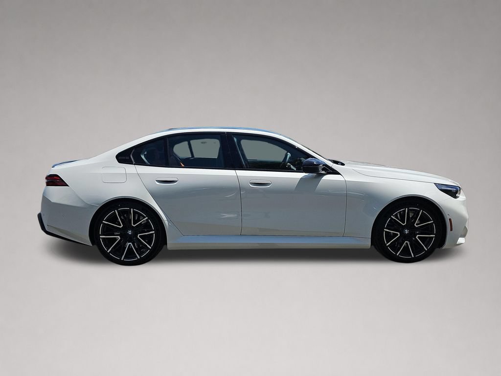 New 2027 BMW M5 AWD/4WD image 2