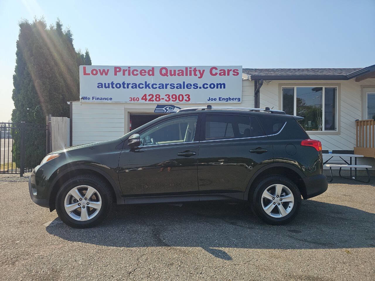 Used 2013 Toyota RAV4 XLE image 1