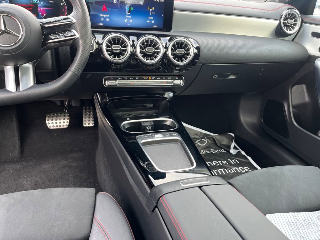Certified 2025 Mercedes-Benz CLA 250 4MATIC image 11