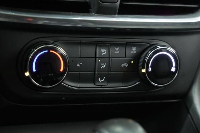Used 2024 Buick Encore GX Preferred FWD image 19