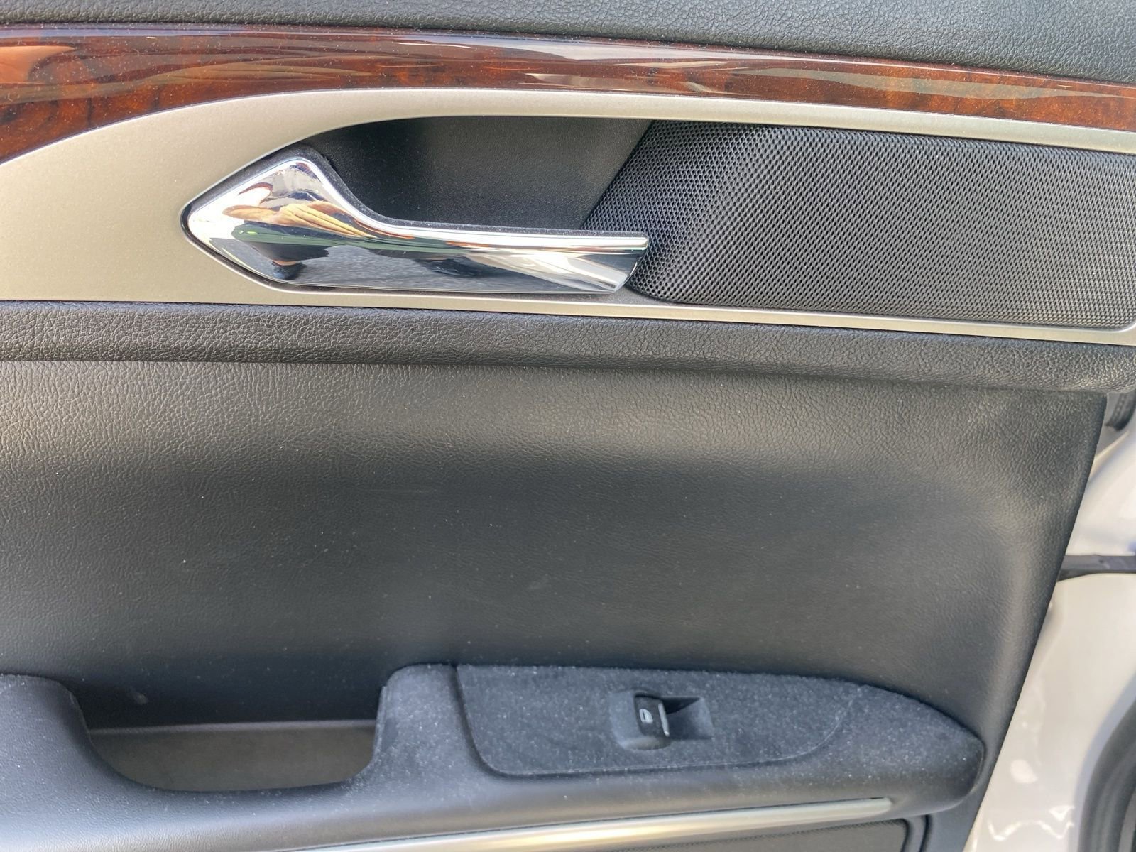 Used 2016 Lincoln MKZ FWD image 23