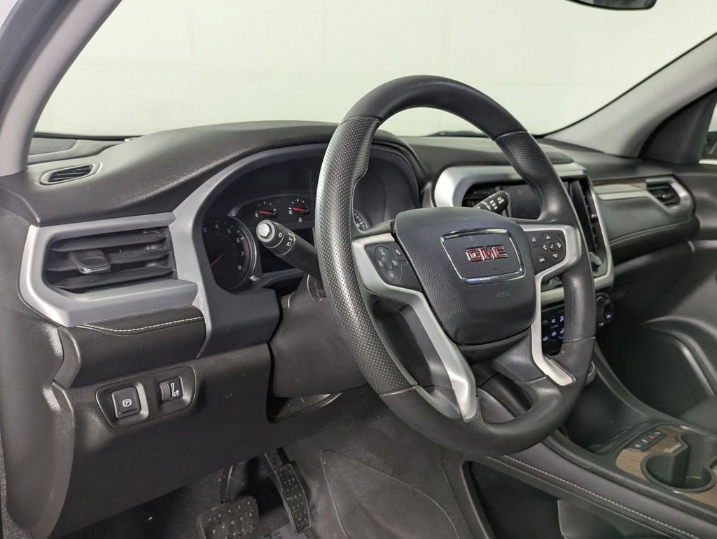Used 2023 GMC Acadia SLE w/ Driver Convenience Package image 11