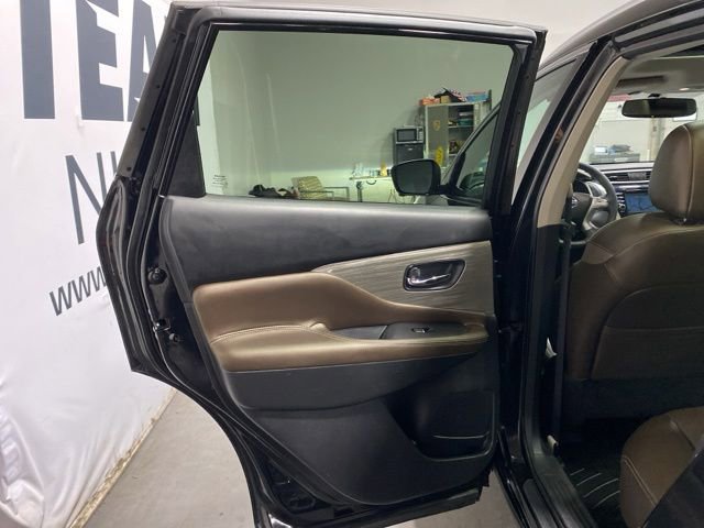 Used 2017 Nissan Murano Platinum w/ Platinum Technology Package AWD/4WD image 19