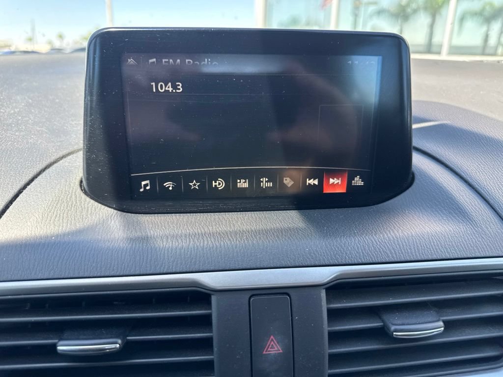 Used 2018 MAZDA MAZDA3 Touring FWD image 23
