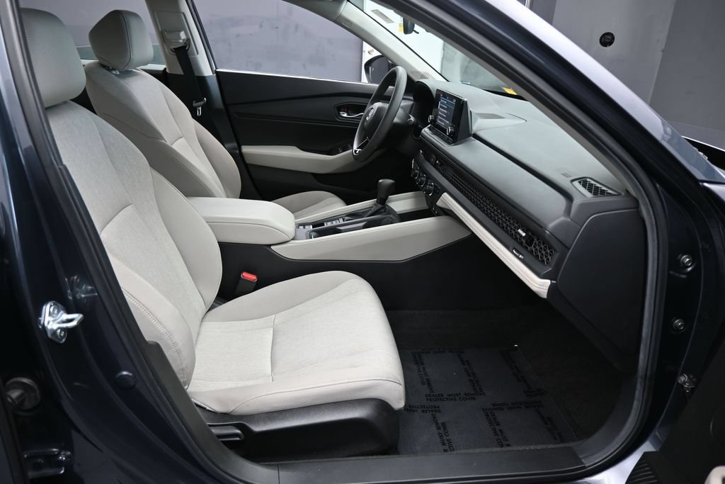 Used 2025 Honda Accord SE image 41