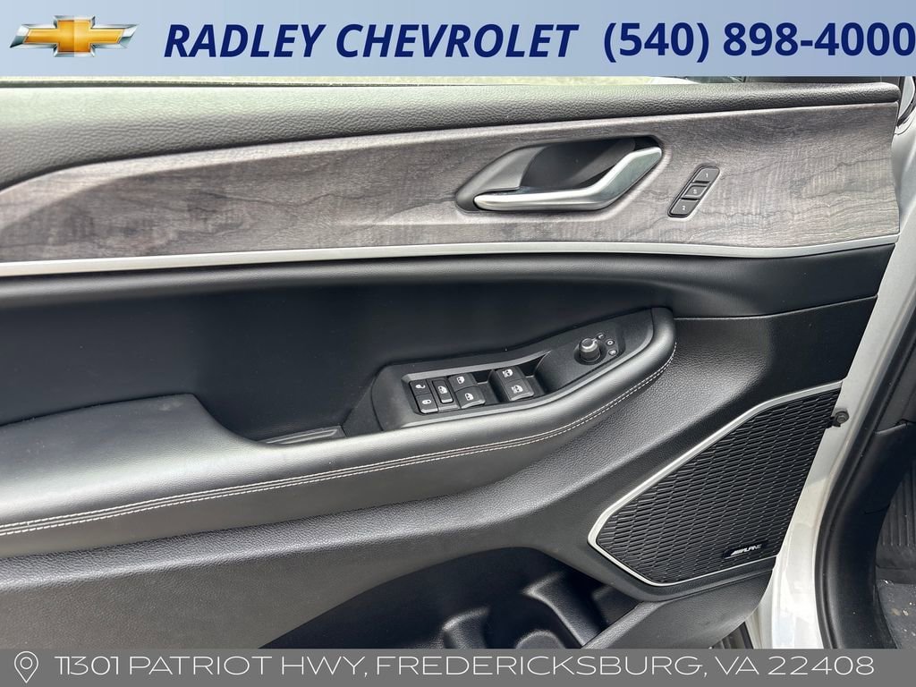 Used 2022 Jeep Grand Cherokee L Limited AWD/4WD image 5
