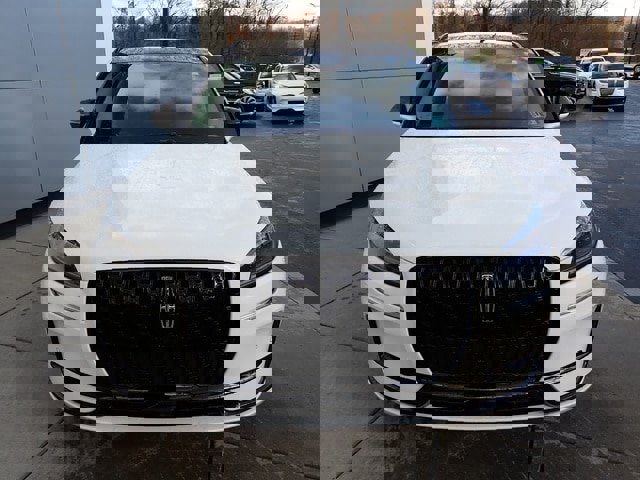 New 2026 Lincoln Corsair Premiere image 9