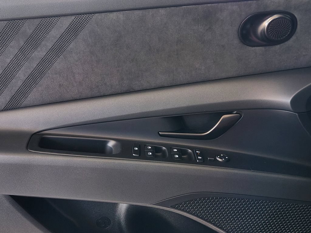 New 2026 Hyundai Elantra N FWD image 17