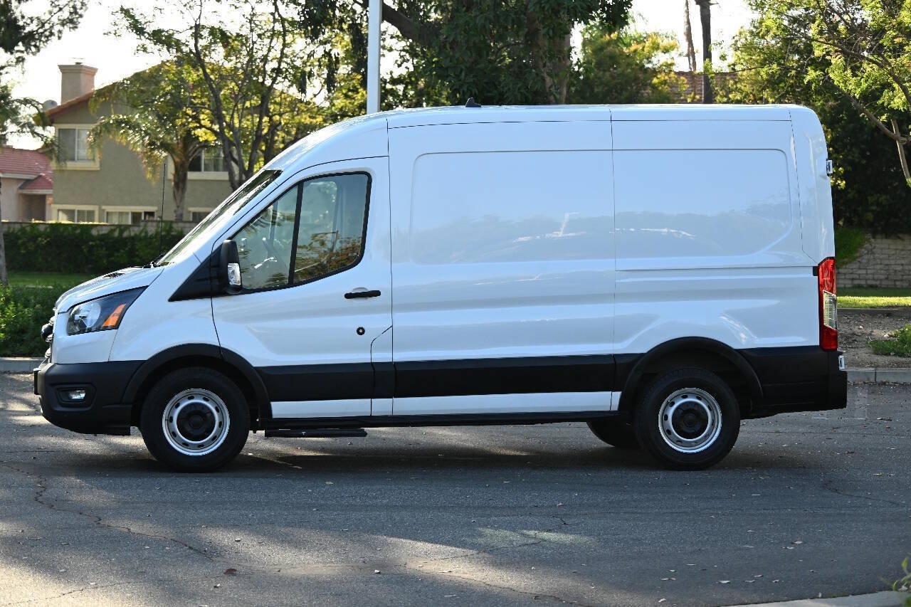 Used 2020 Ford Transit 150 Medium Roof RWD image 4