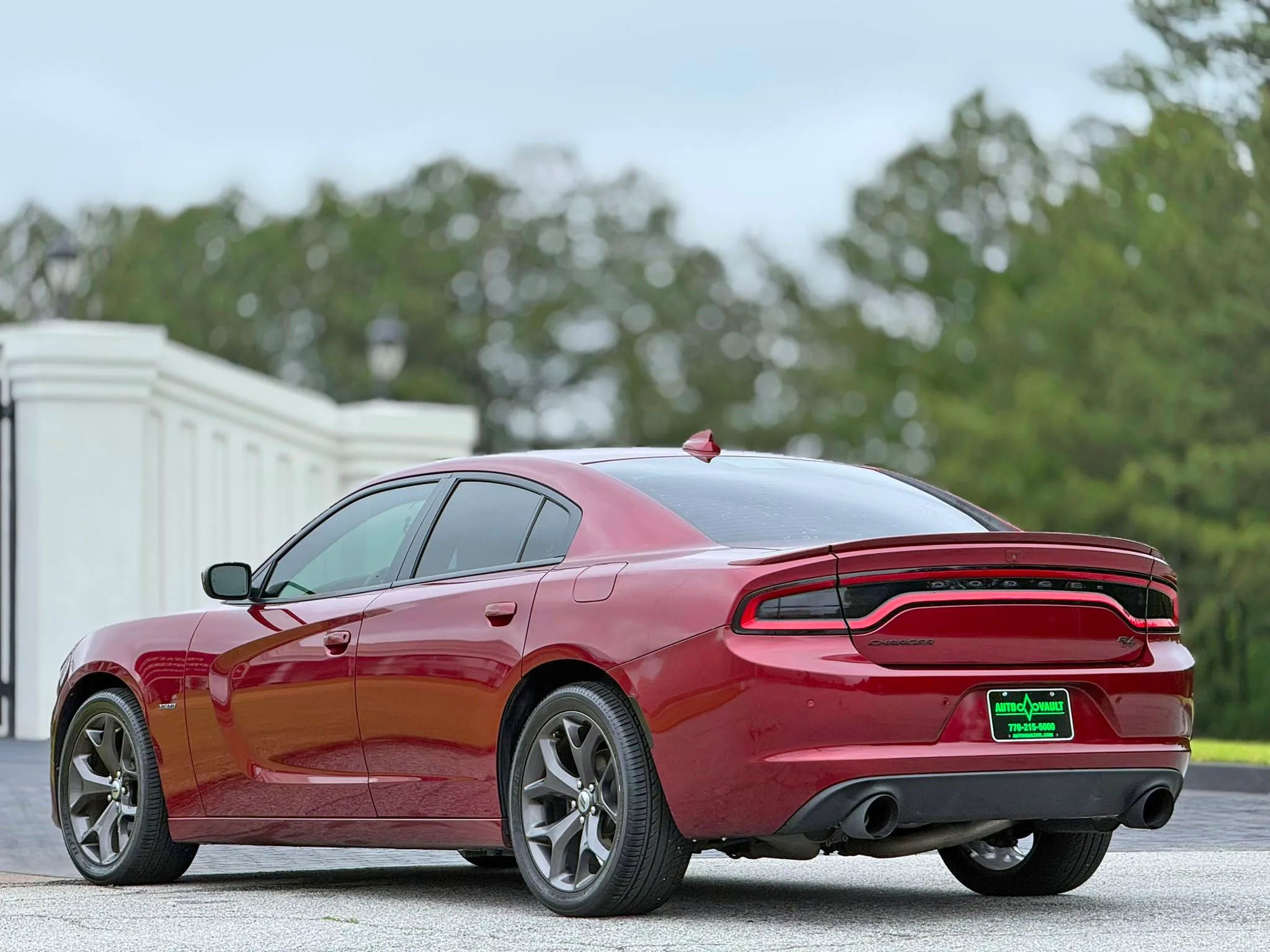 Used 2018 Dodge Charger R/T w/ Beats Audio Group RWD image 8