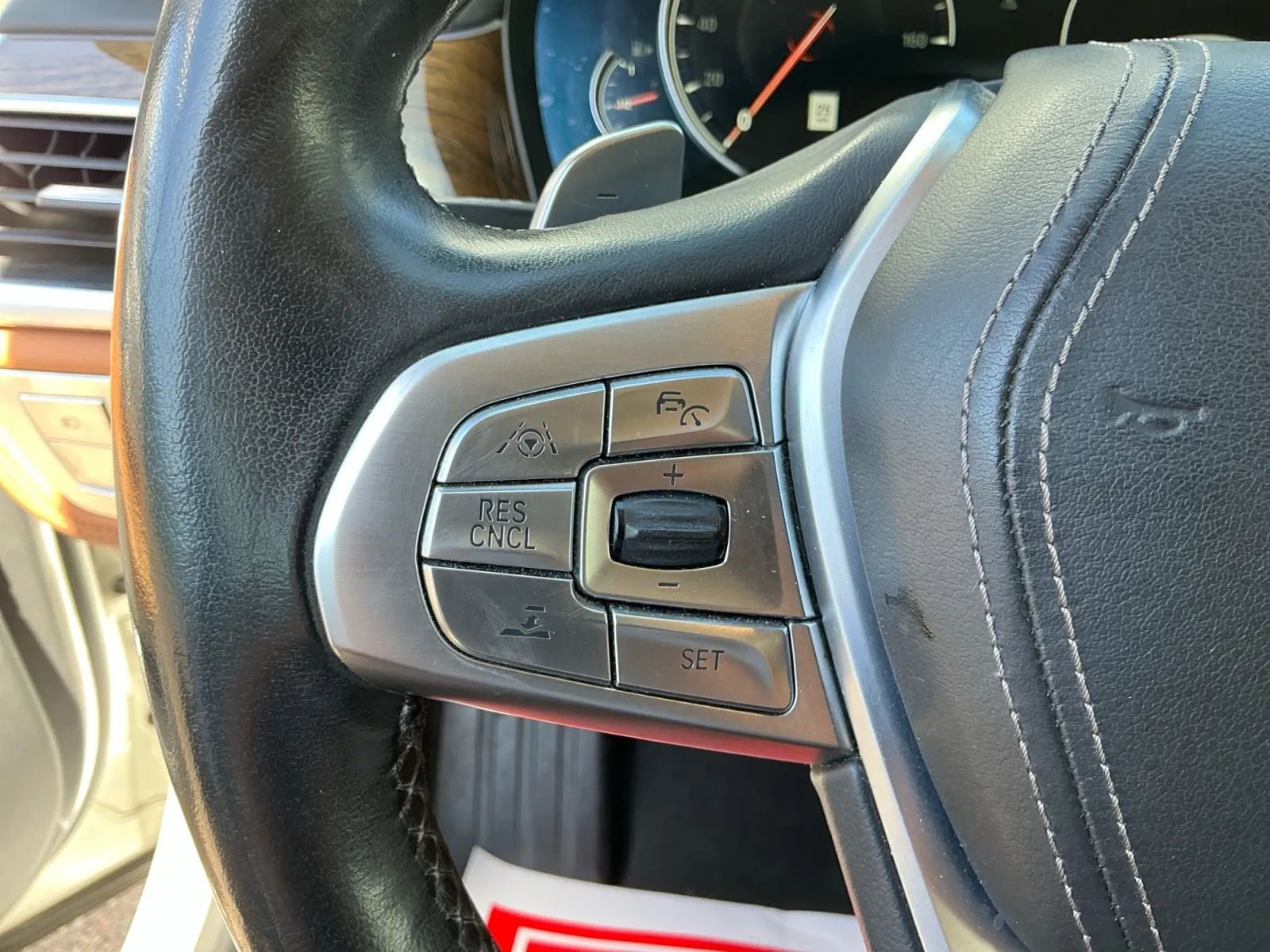 Used 2016 BMW 750i xDrive image 27