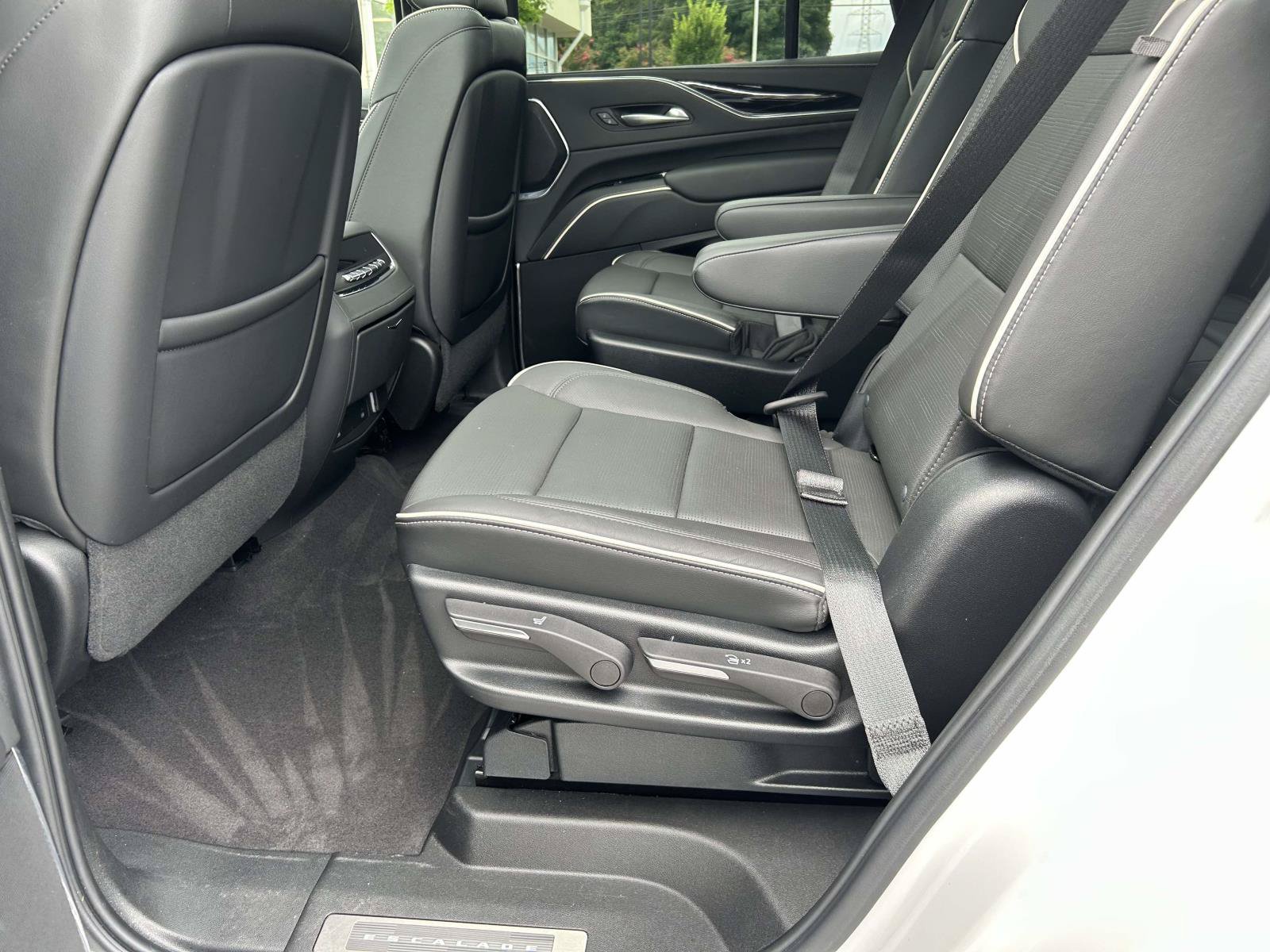Certified 2023 Cadillac Escalade Sport AWD/4WD image 12