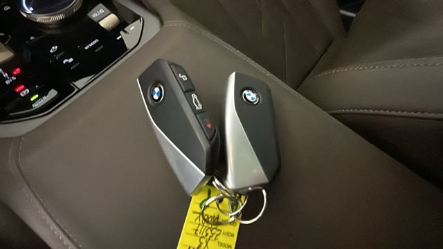 Used 2025 BMW X3 xDrive30i AWD/4WD image 21