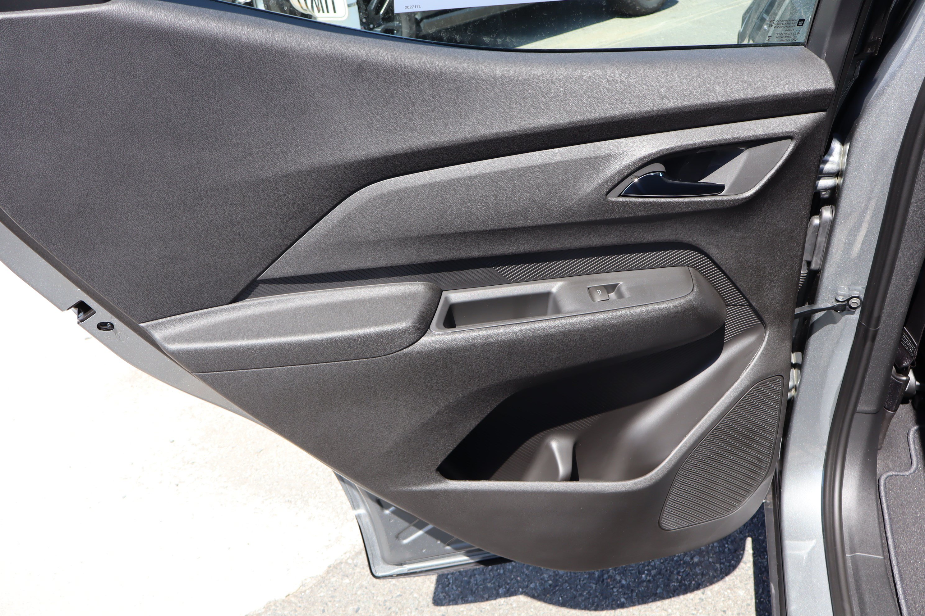 New 2027 Chevrolet Bolt RS w/ Technology Package FWD image 20