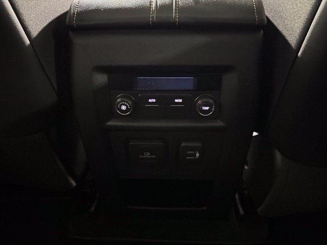 Used 2021 Chevrolet Traverse RS FWD image 16