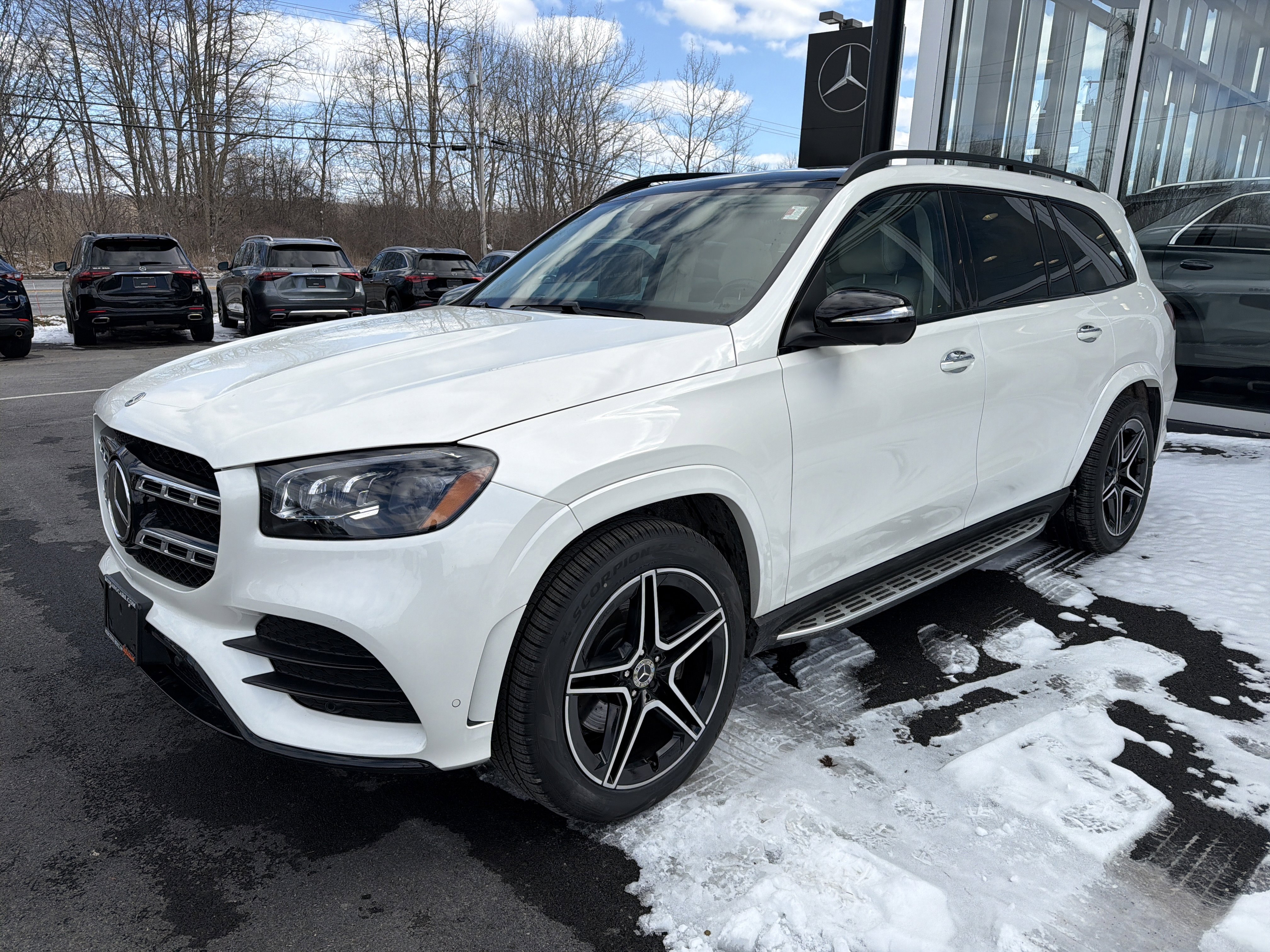 Used 2022 Mercedes-Benz GLS 450 4MATIC image 4