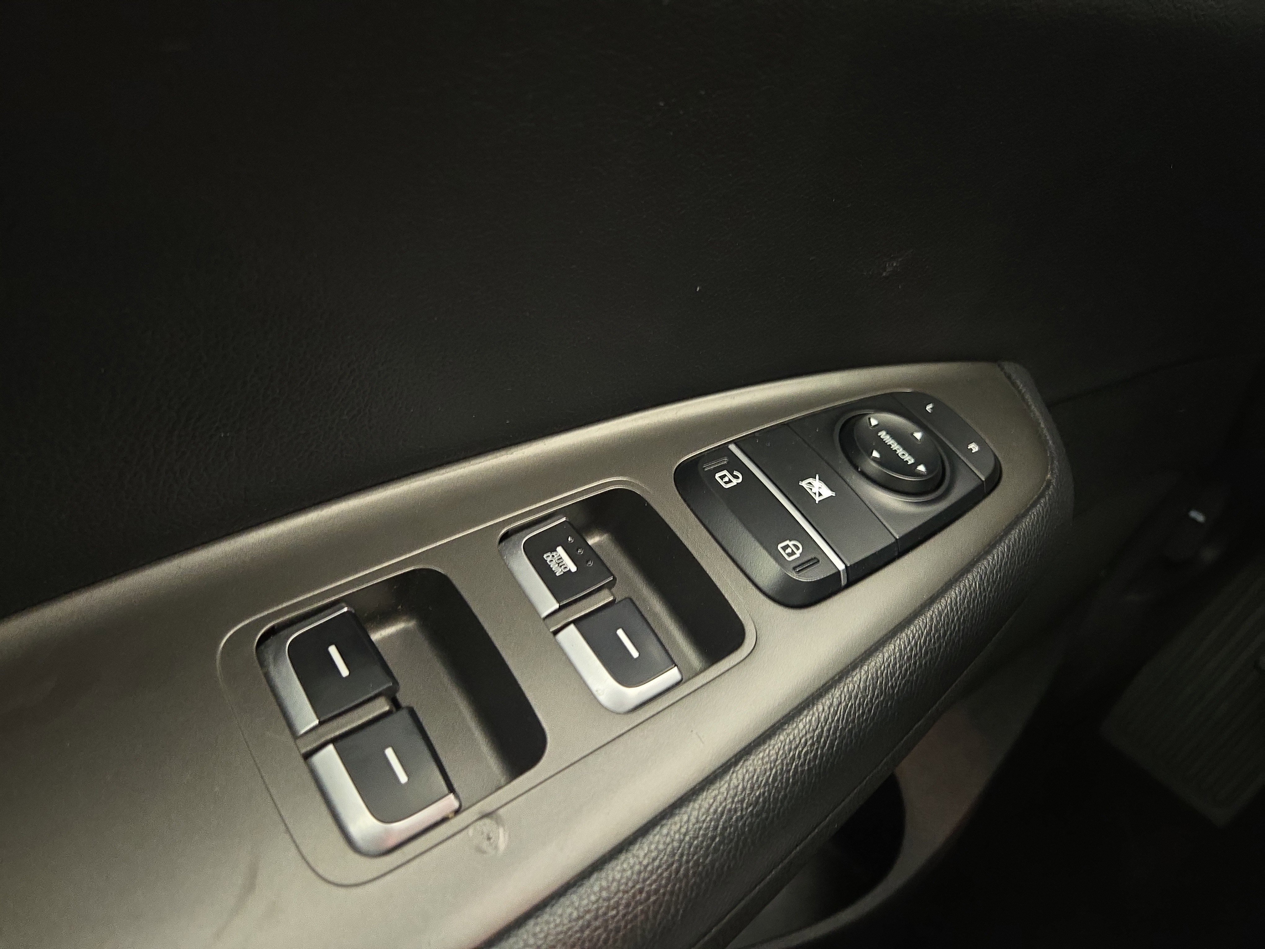 Used 2019 Kia Optima LX image 27