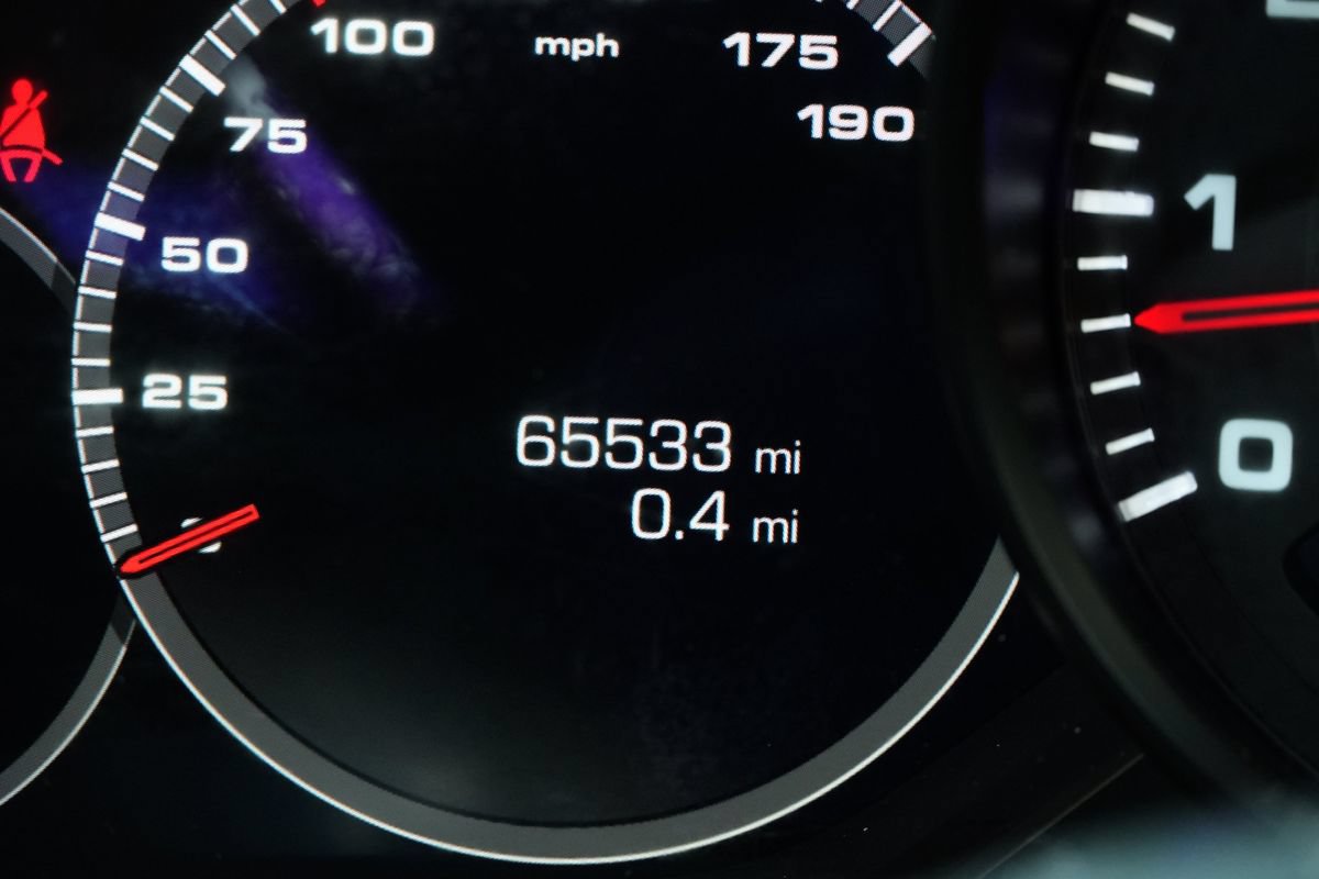Used 2018 Porsche Panamera 4 AWD/4WD image 41