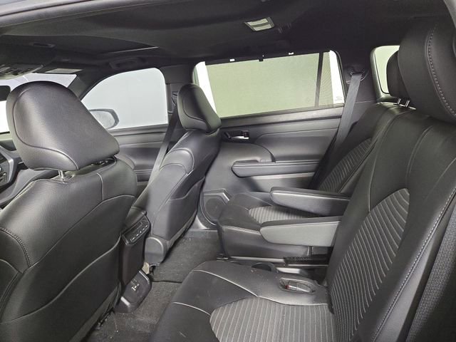 Used 2024 Toyota Highlander XSE image 15