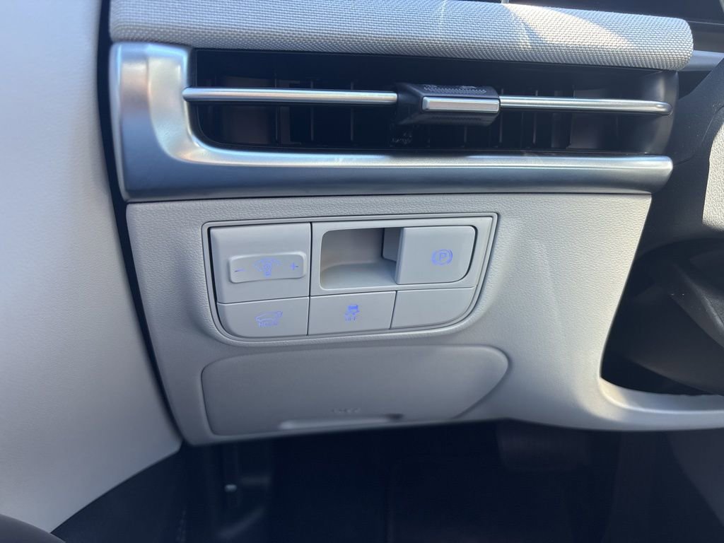 Certified 2025 Hyundai Tucson Limited image 30