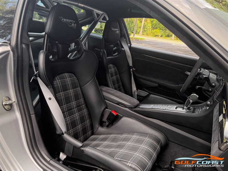 Used 2019 Porsche 911 GT3 RS w/ Weissach Package RWD image 32