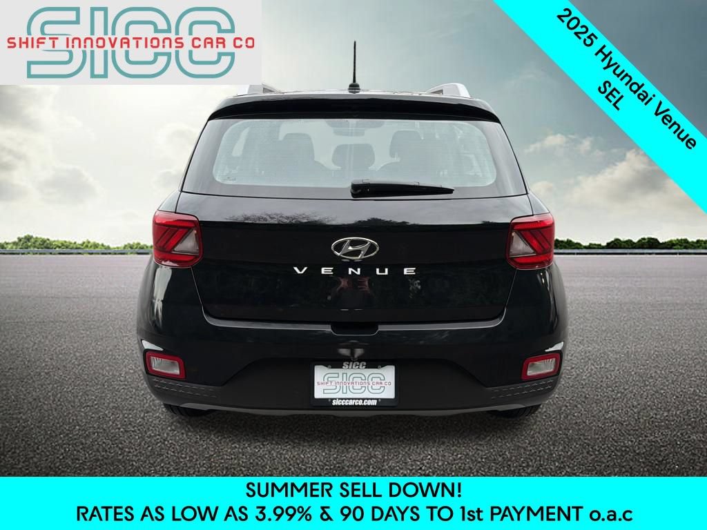 Used 2025 Hyundai Venue SEL FWD image 5