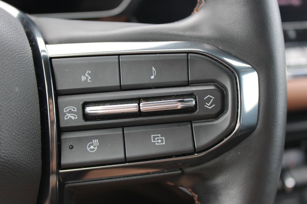 Used 2023 GMC Canyon AT4 w/ AT4 Premium Package AWD/4WD image 39