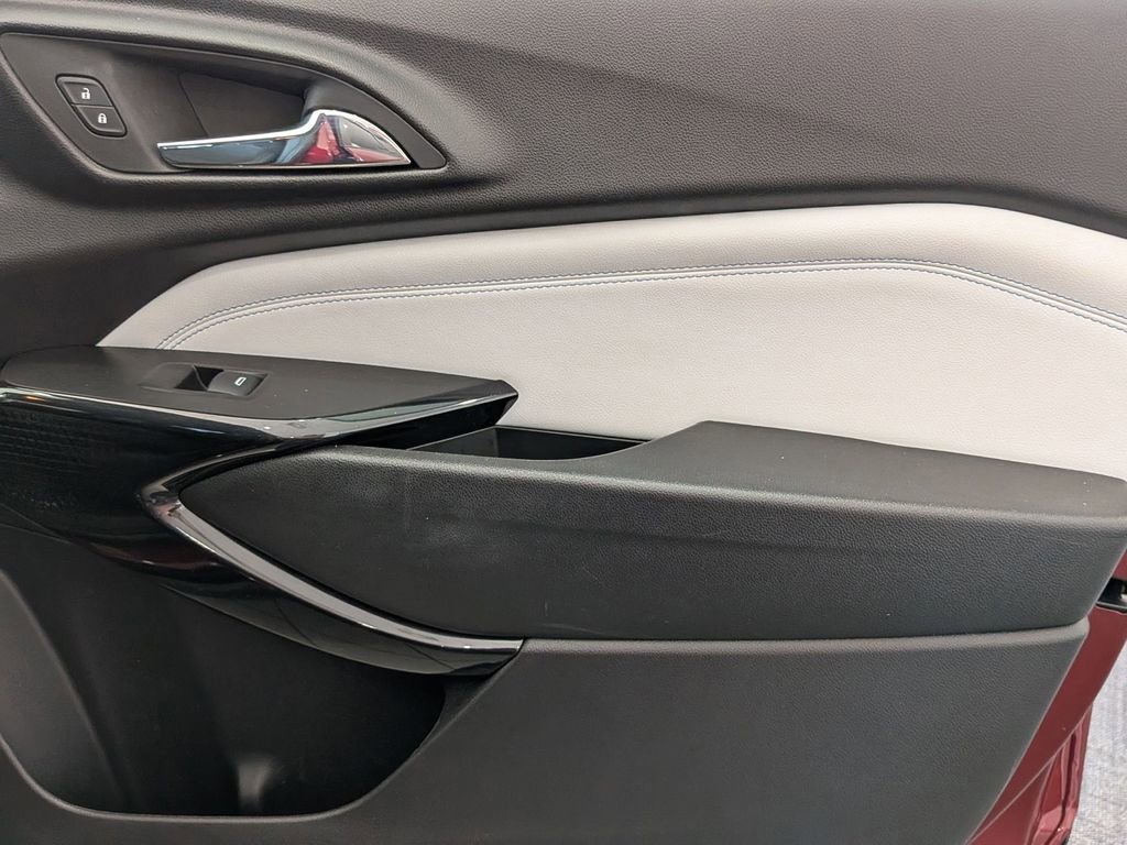 Used 2025 Chevrolet Trax LT w/ LT Convenience Package image 26