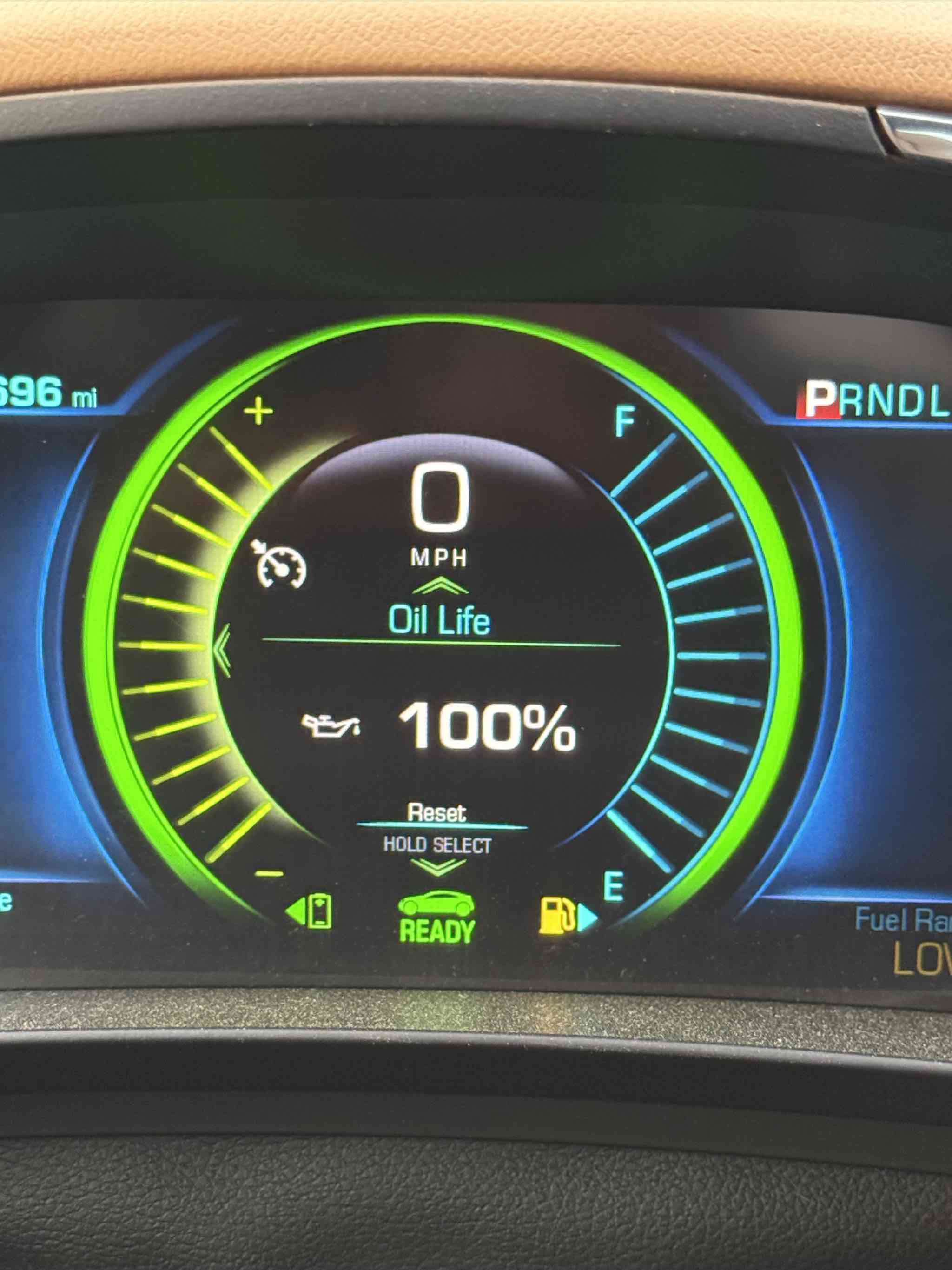 Used 2017 Chevrolet Volt Premier w/ Driver Confidence II Package FWD image 10