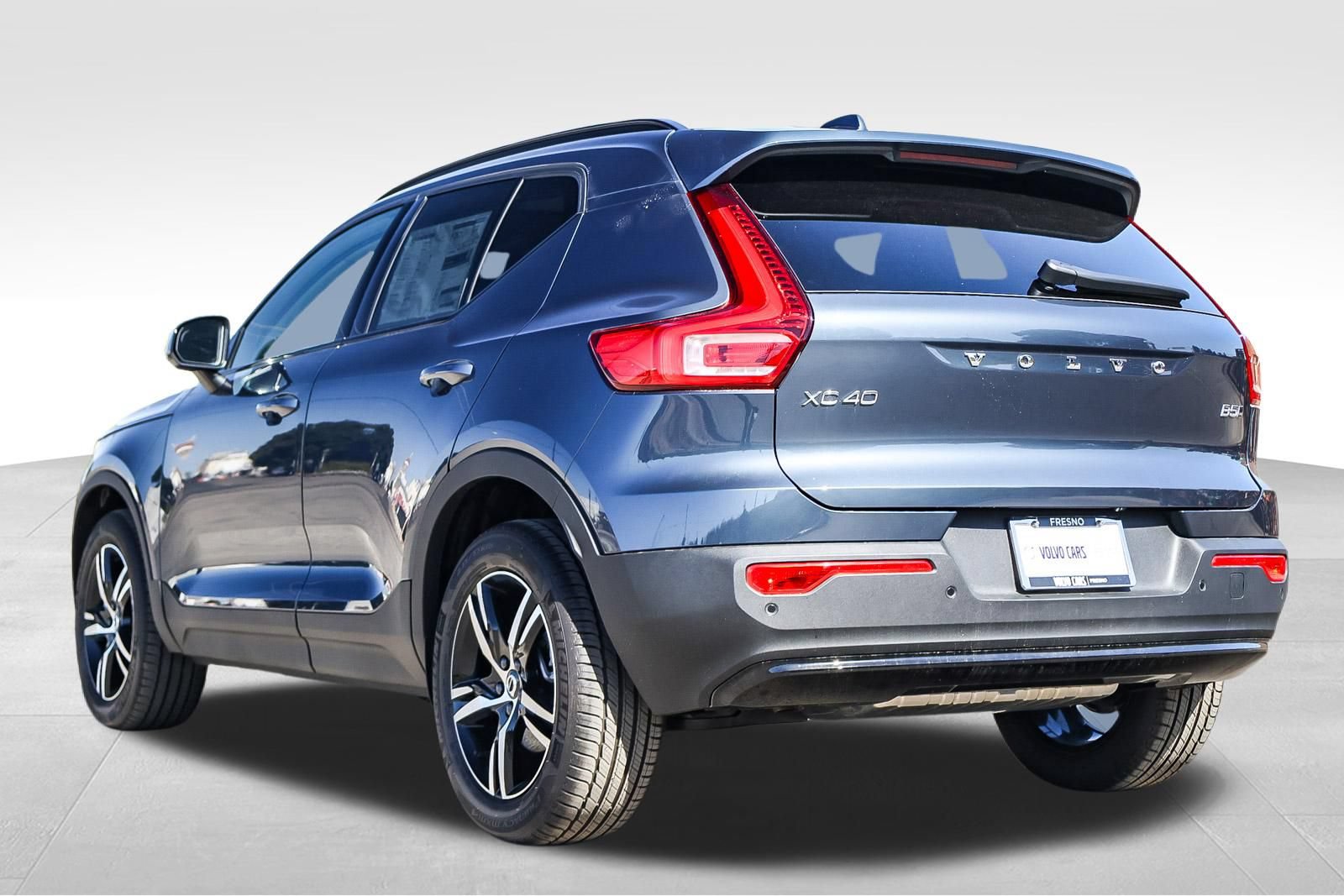 Used 2026 Volvo XC40 B5 Core AWD/4WD image 8