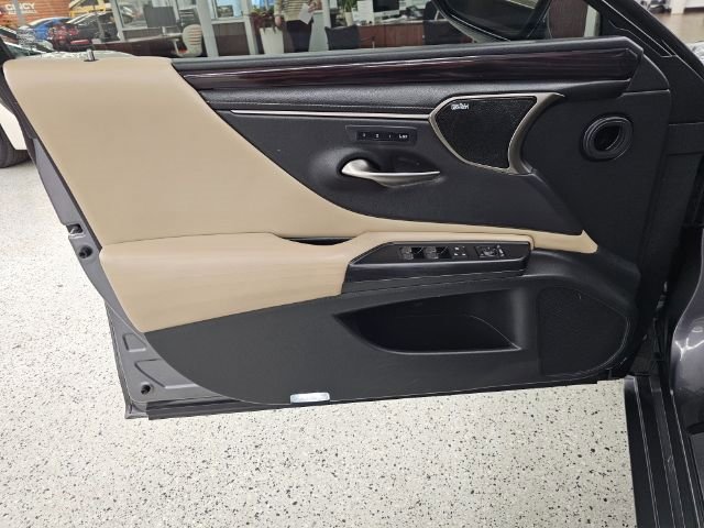 Used 2021 Lexus ES 300h w/ Premium Package image 25