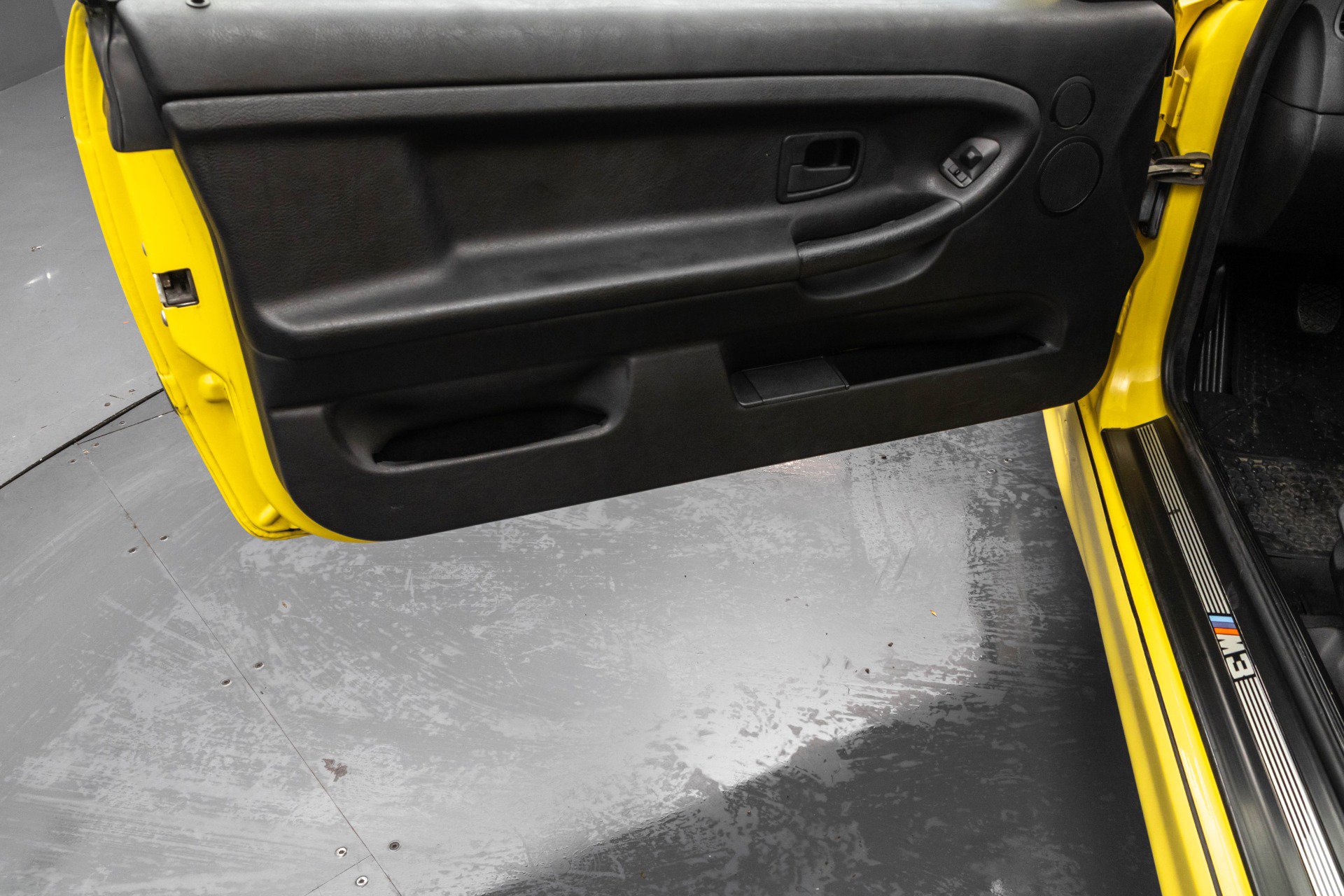 Used 1995 BMW M3 Coupe image 8