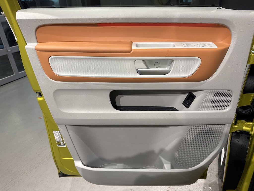 Used 2025 Volkswagen ID. Buzz 1st Edition image 13