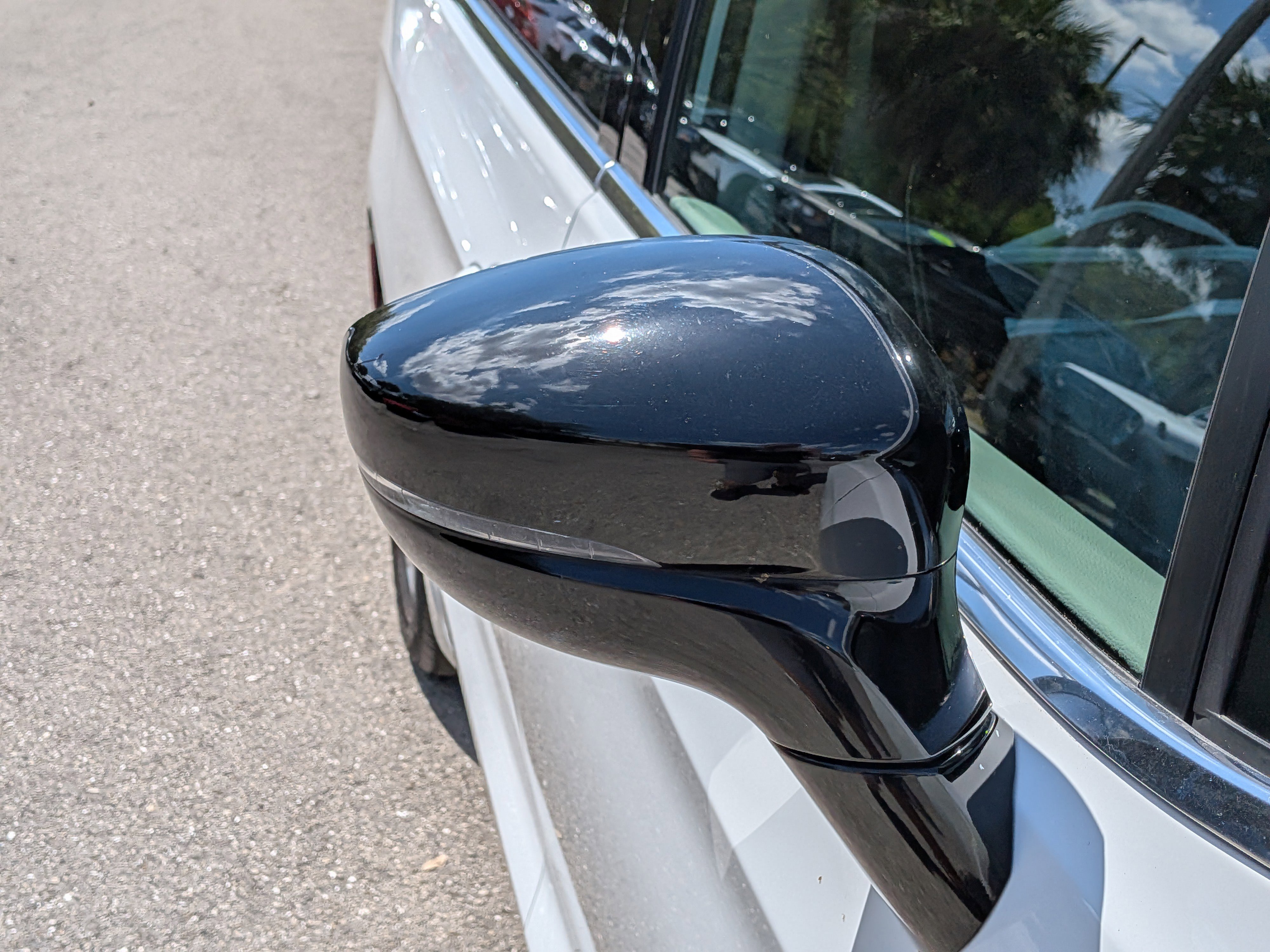 Used 2024 Chrysler Pacifica Touring-L image 12