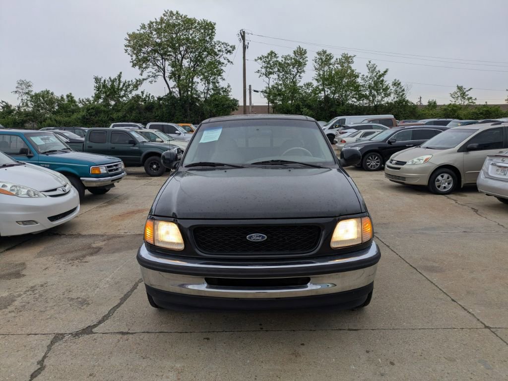 Used 1998 Ford F150 XLT RWD image 2