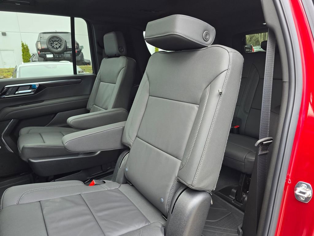 New 2026 Chevrolet Suburban Z71 image 18