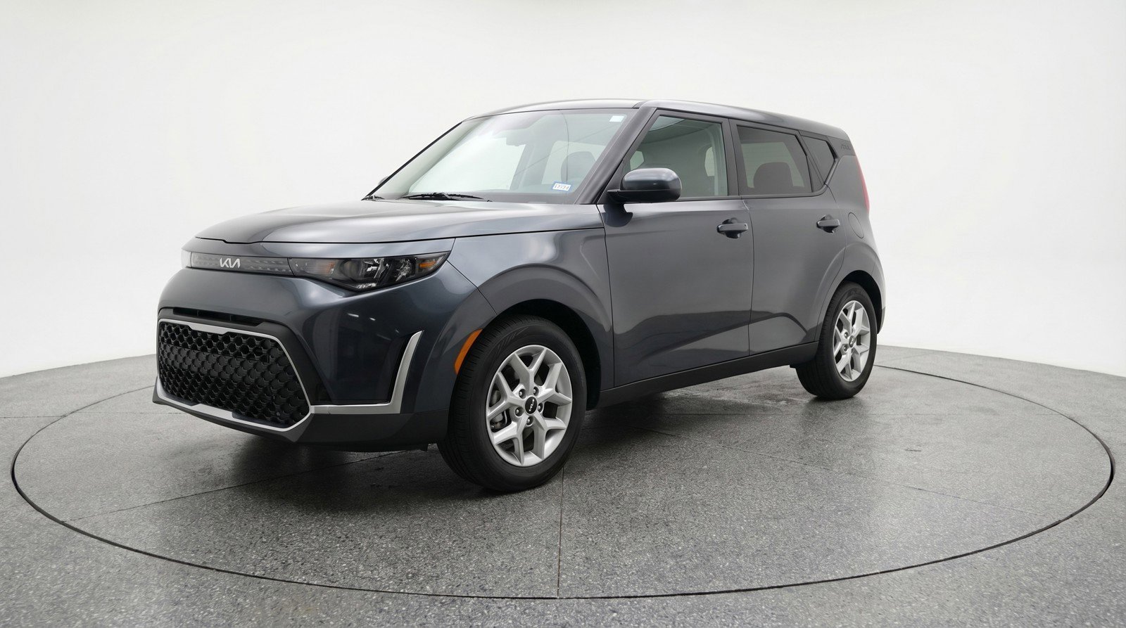Used 2025 Kia Soul LX w/ LX Technology Package image 3