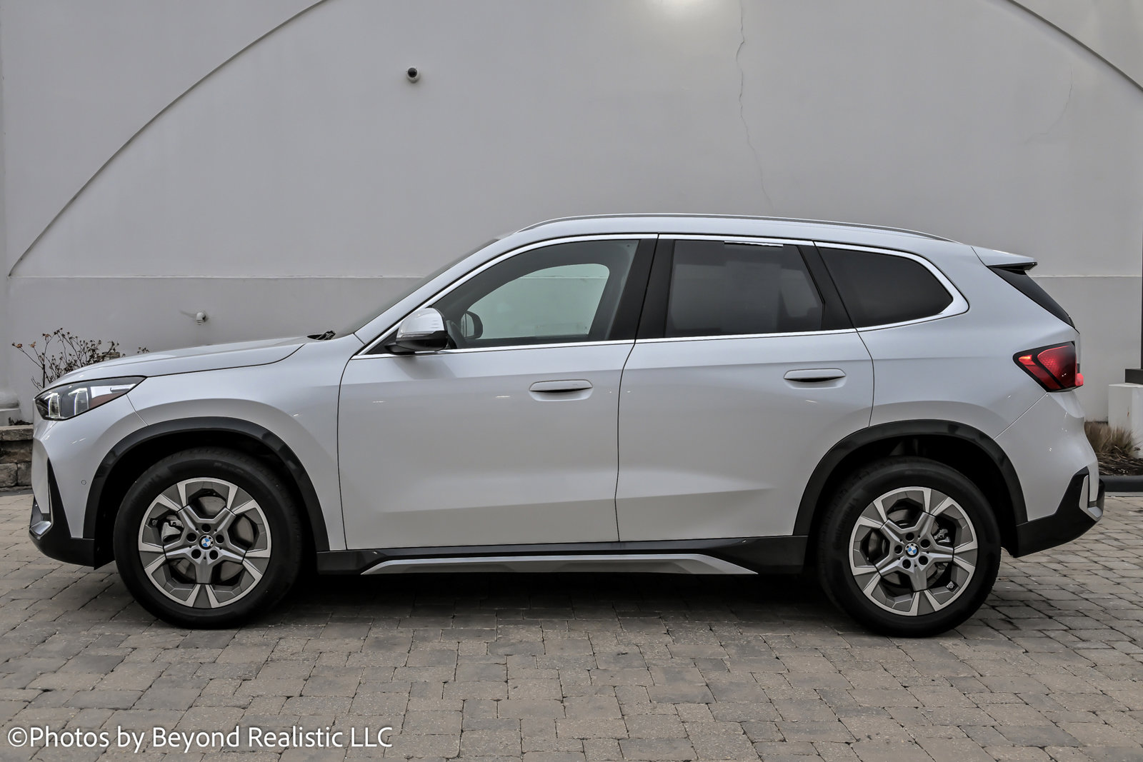 Used 2025 BMW X1 xDrive28i w/ Premium Package image 9