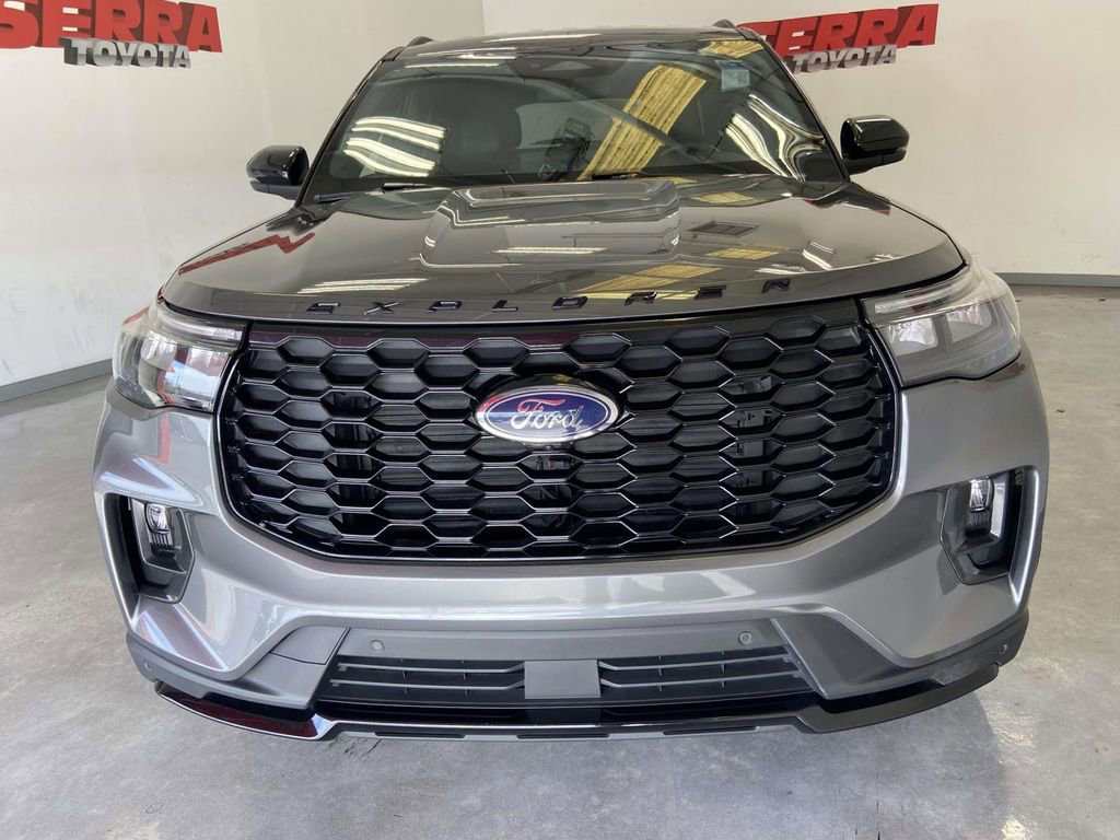 Used 2025 Ford Explorer ST-Line image 8