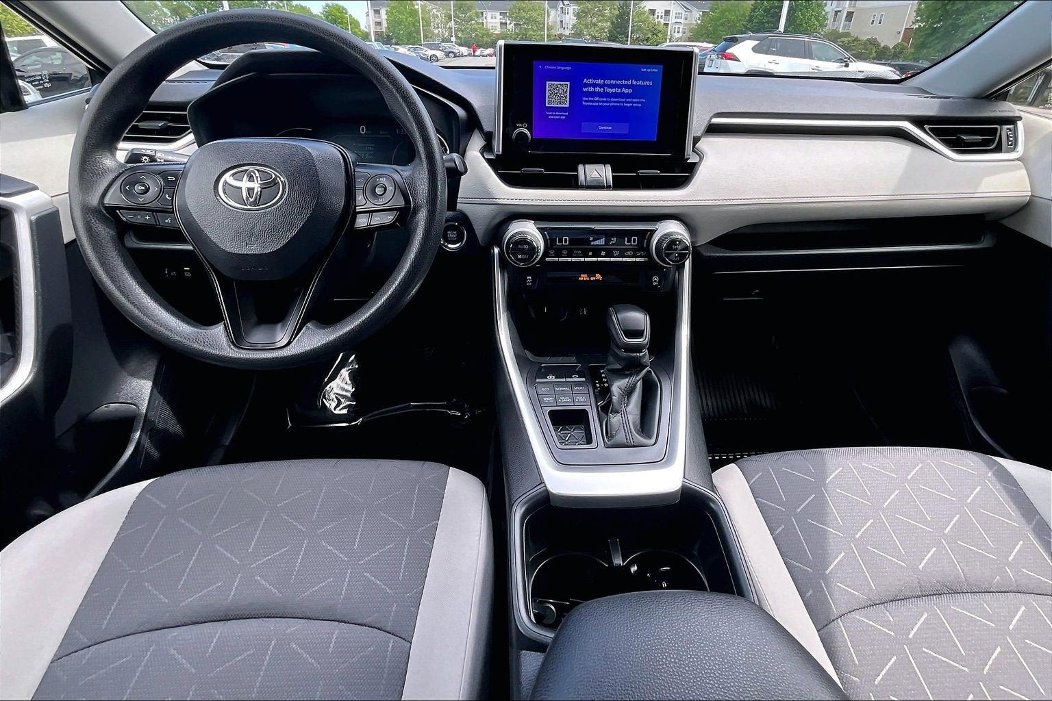 Used 2025 Toyota RAV4 XLE AWD/4WD image 14