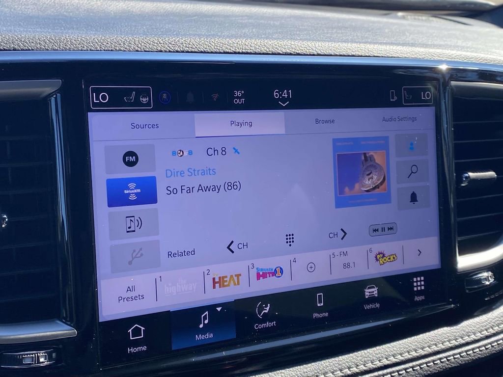 New 2026 Chrysler Pacifica Select image 16