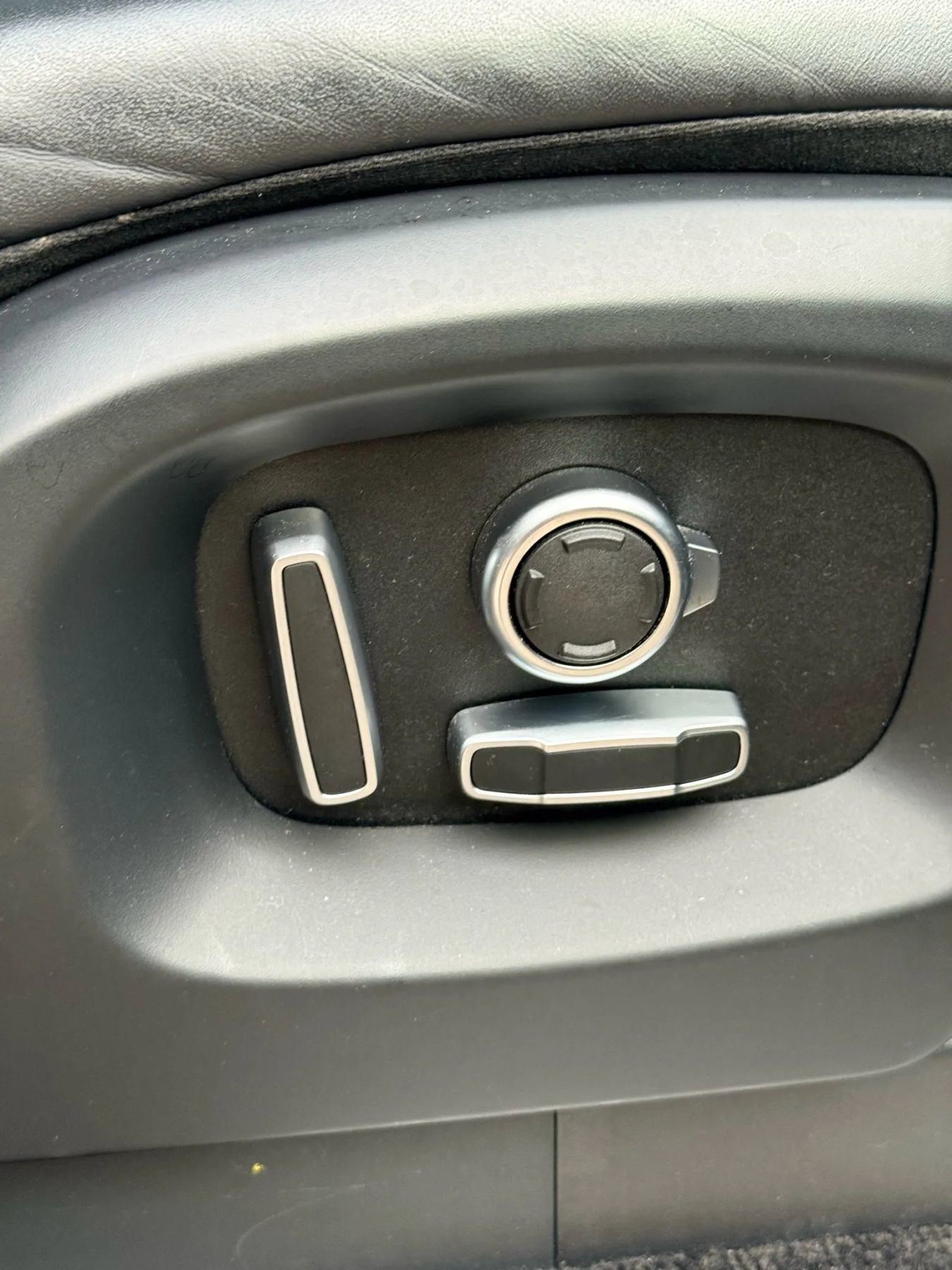 Used 2016 Land Rover Range Rover HSE image 41