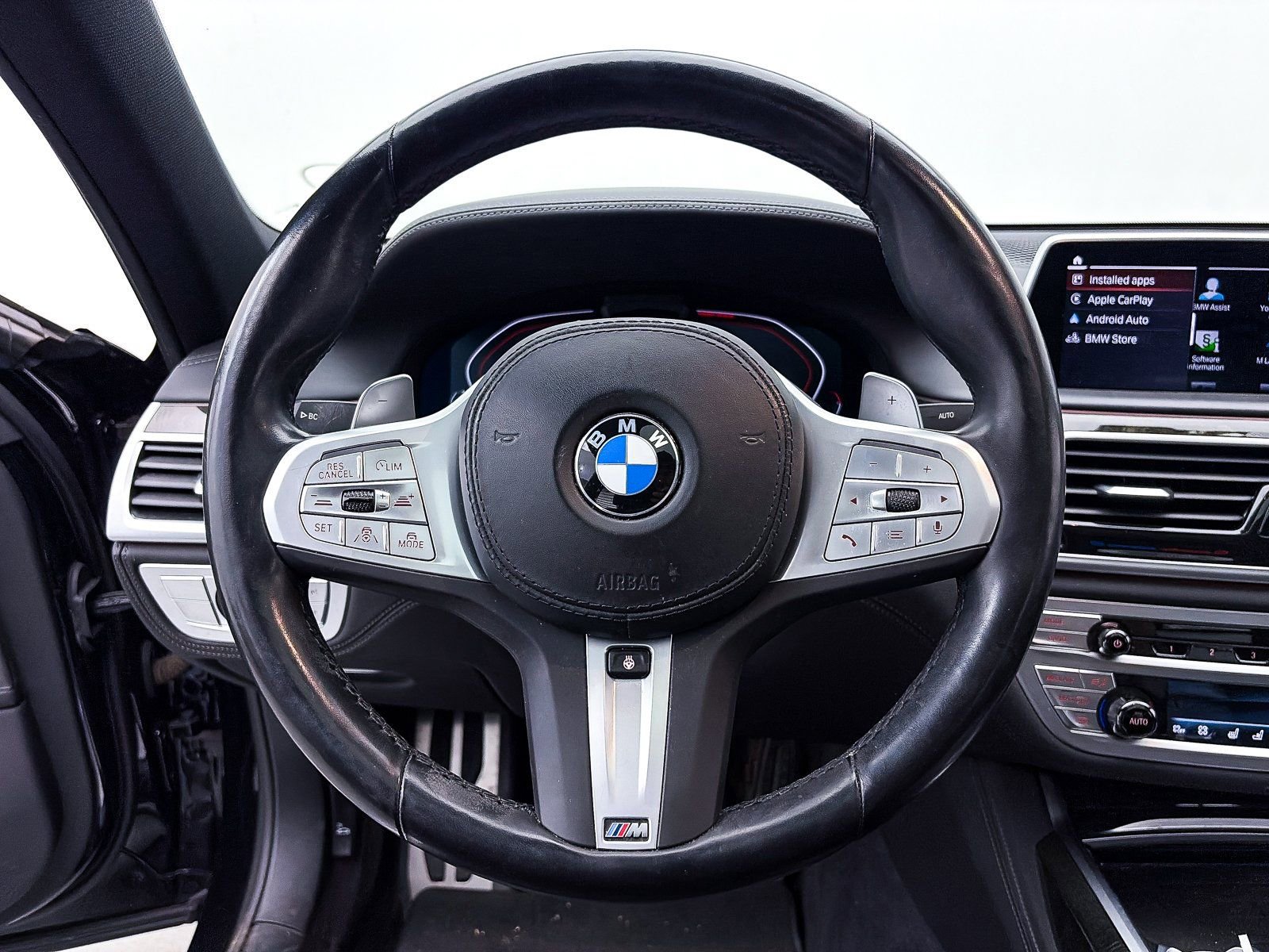 Used 2022 BMW 750i xDrive w/ Luxury Rear Seating Package image 34