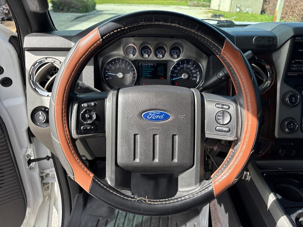 Used 2015 Ford F250 Lariat image 16
