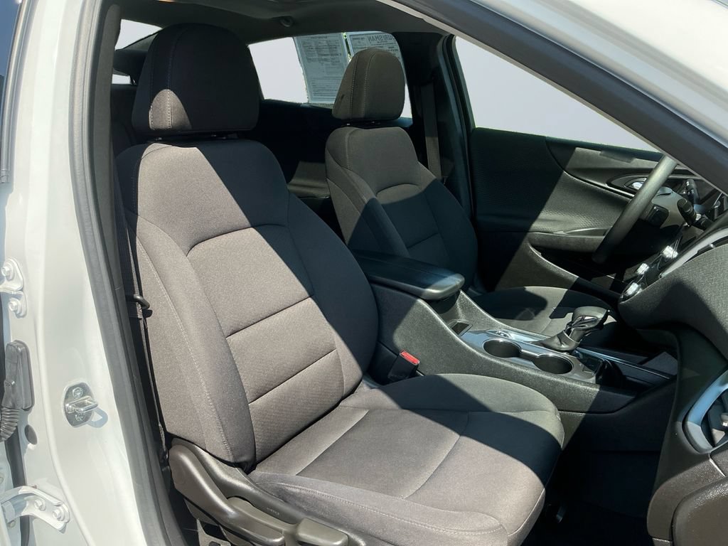 Used 2023 Chevrolet Malibu LT FWD image 16