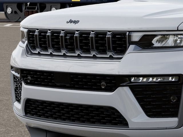 New 2026 Jeep Grand Cherokee Summit w/ Obsidian Package AWD/4WD image 11