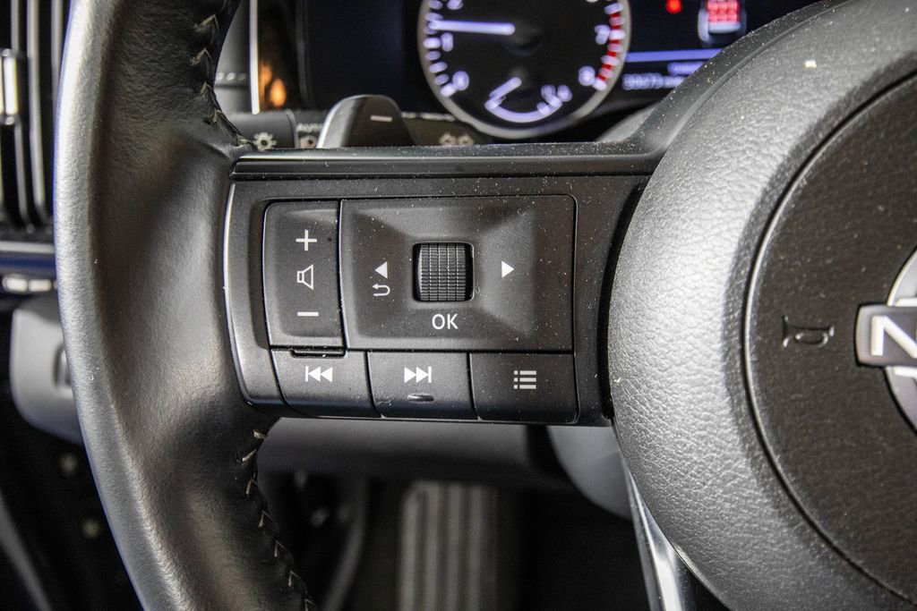 Used 2025 Nissan Pathfinder SV FWD image 21